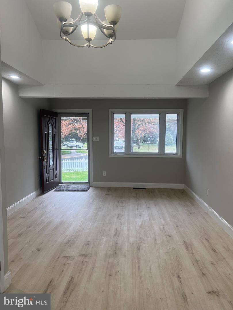 3 Lakecrest Circle photo 3
