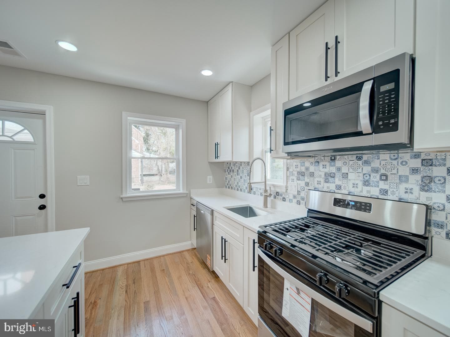 6211 42nd Avenue photo 3