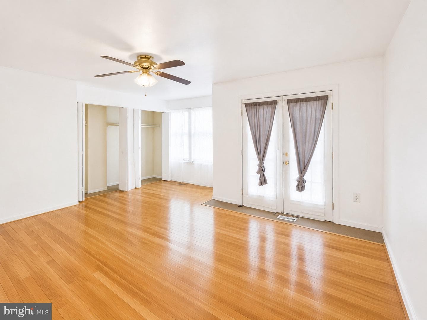 303 Meadow Way photo 12