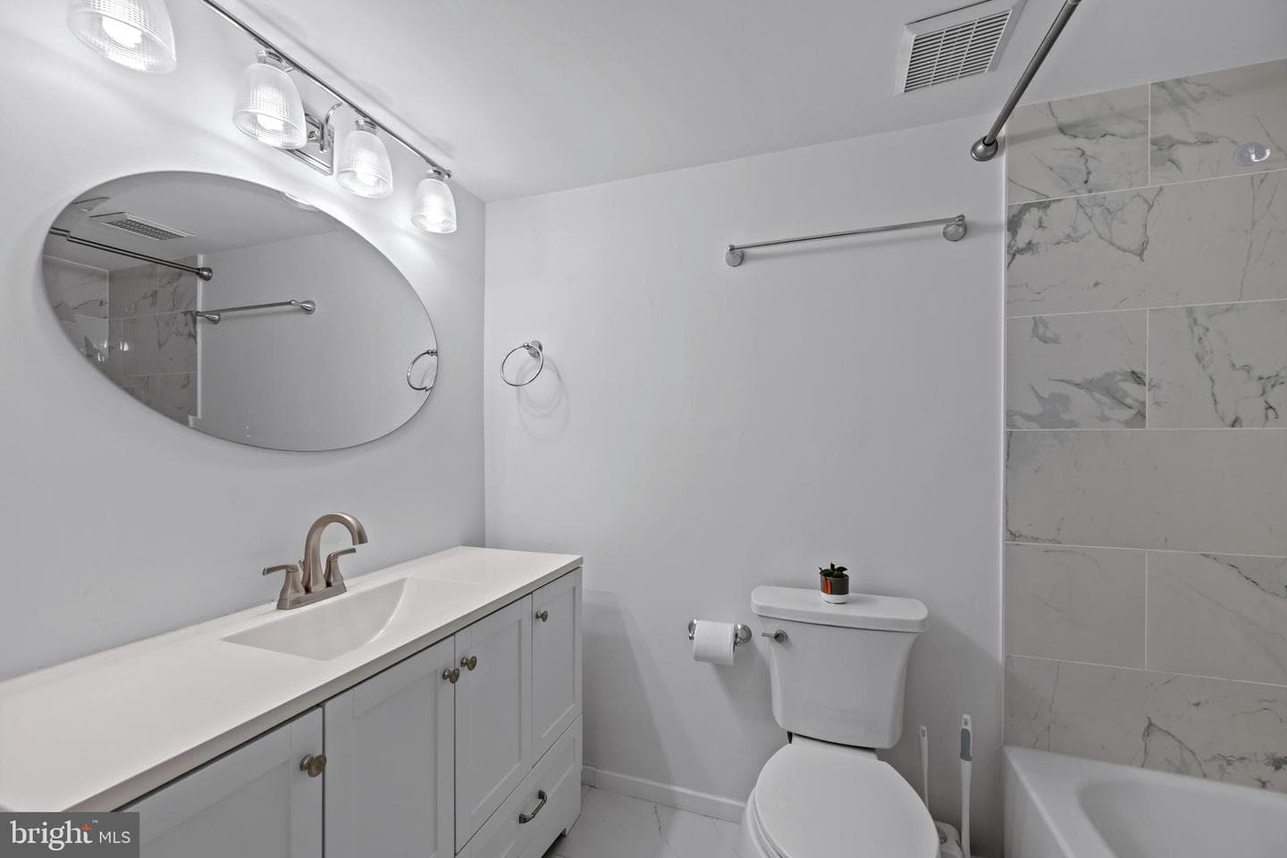 11220 Cherry Hill Rd # 304 photo 23