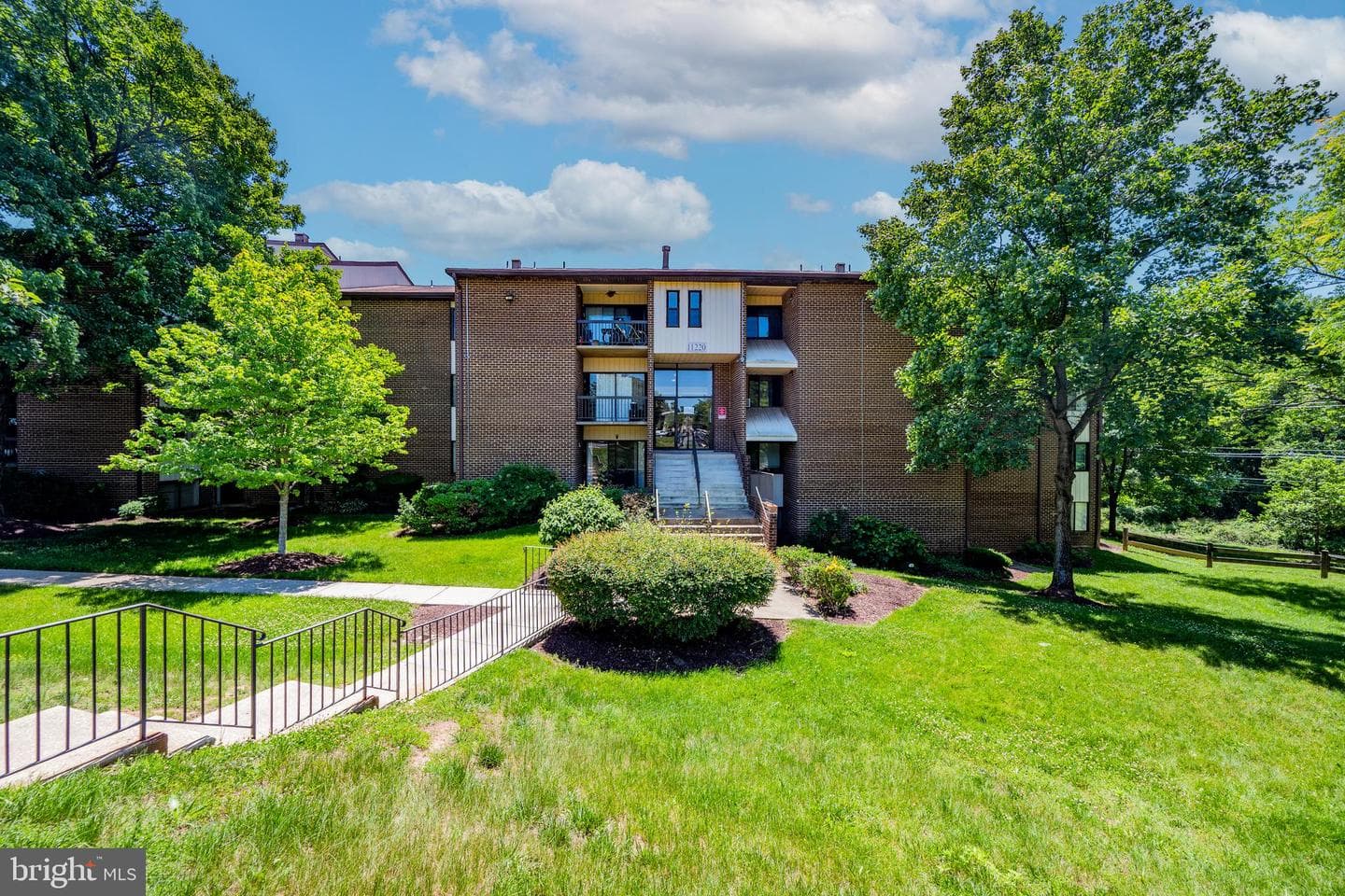 11220 Cherry Hill Rd # 304 photo 4