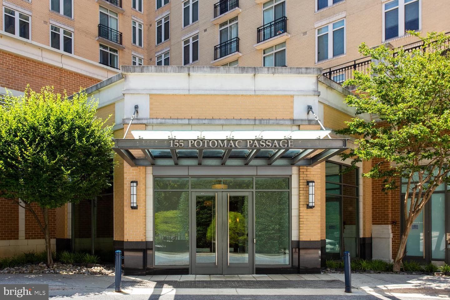 155 Potomac Passage #910, Oxon Hill