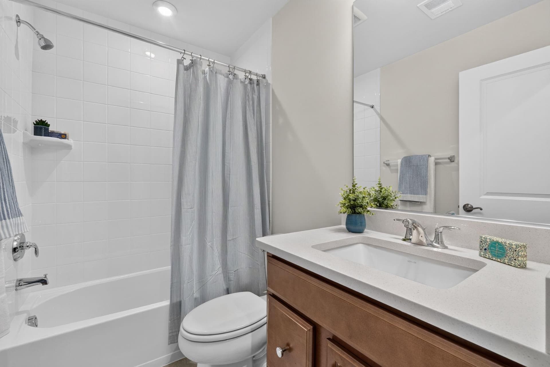 3555 Carnaby Street photo 10