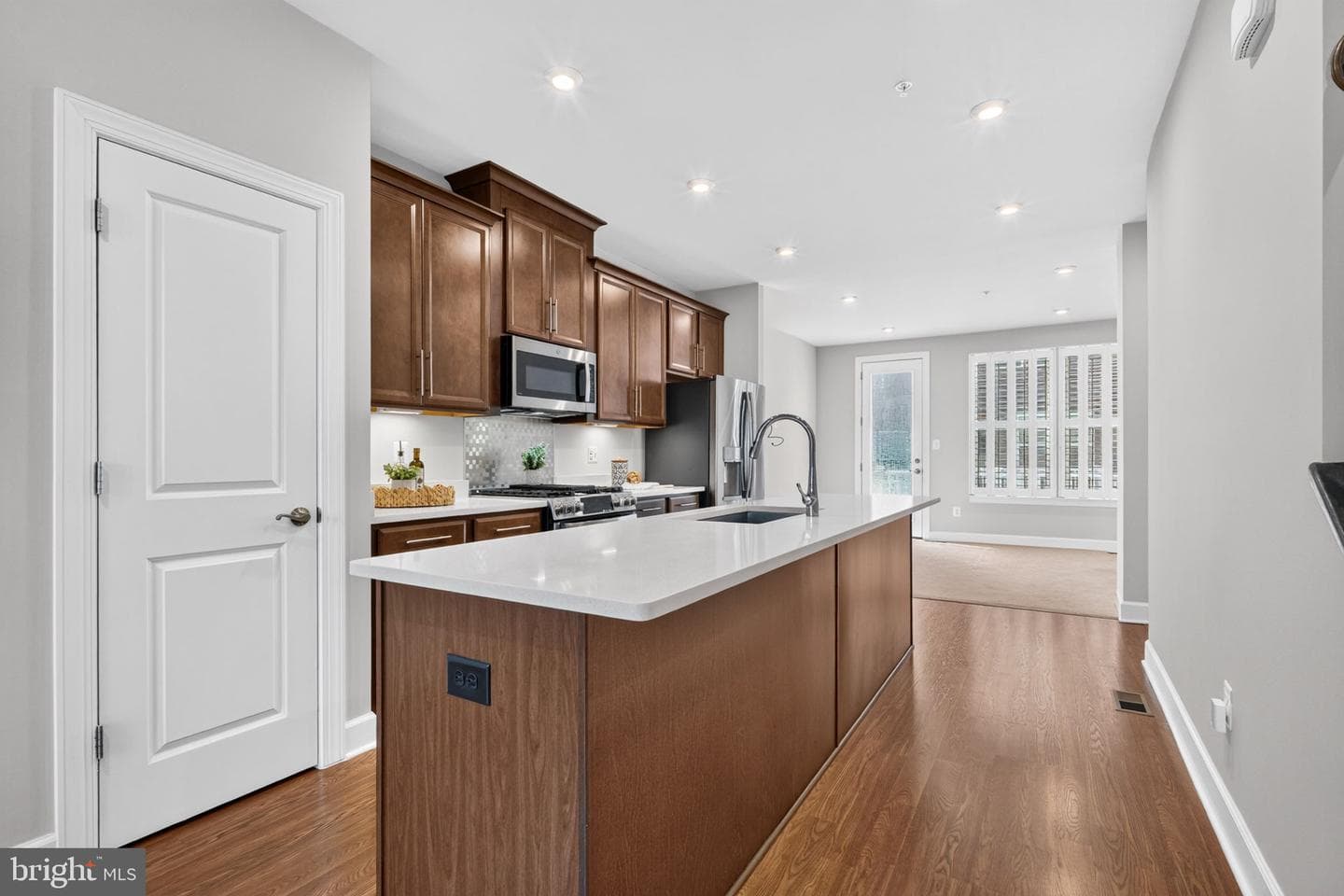 3555 Carnaby Street photo 16