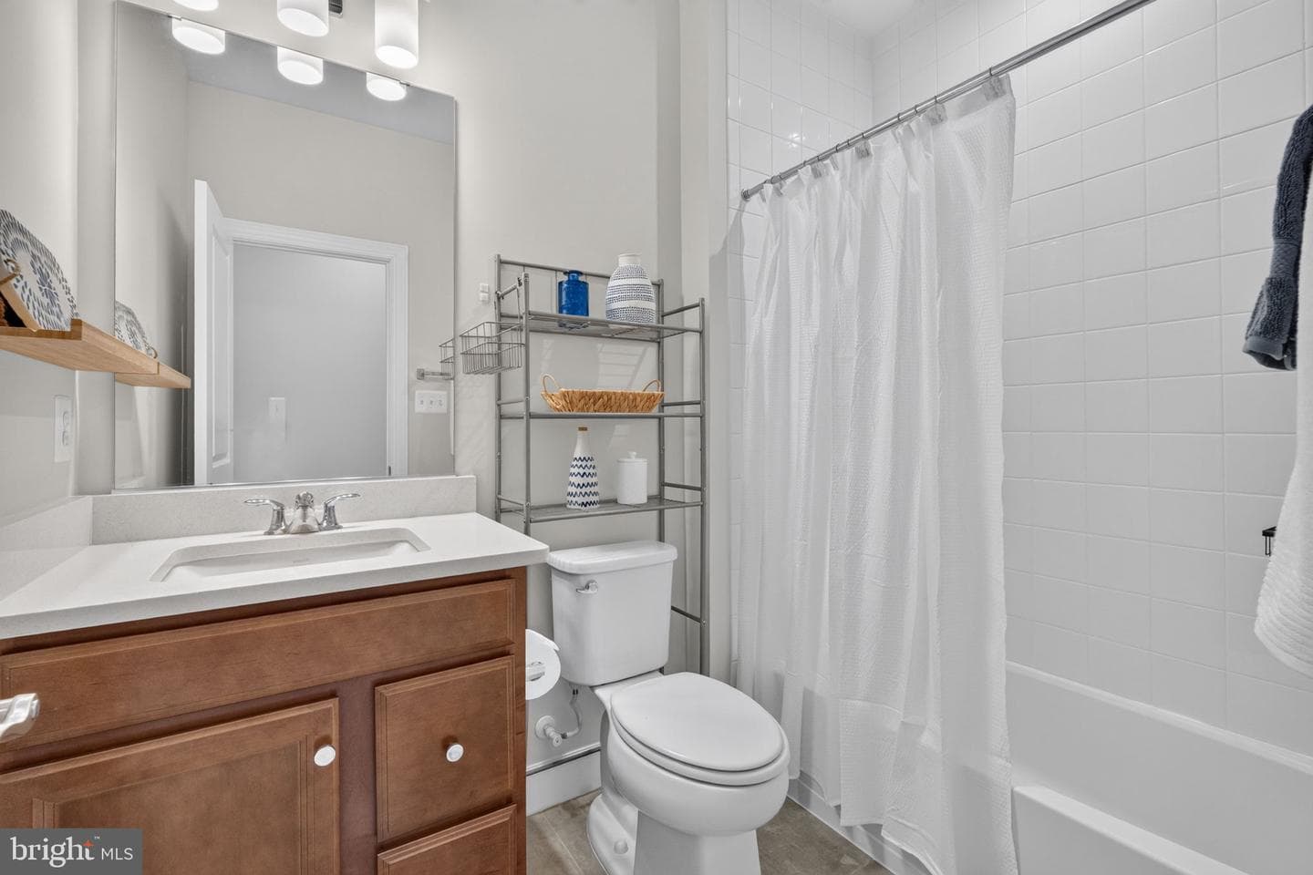 3555 Carnaby Street photo 33