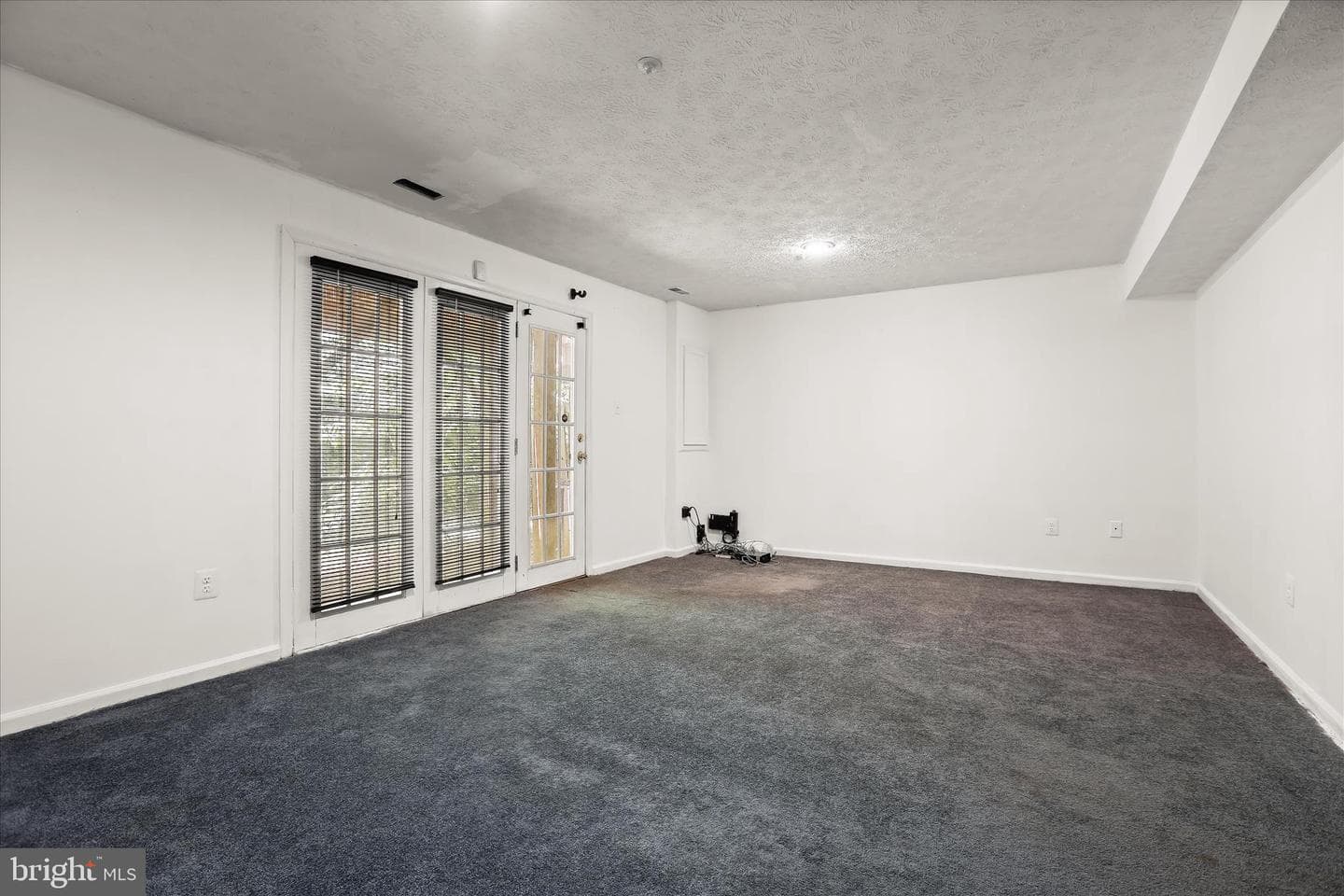 716 Streamside Drive photo 20