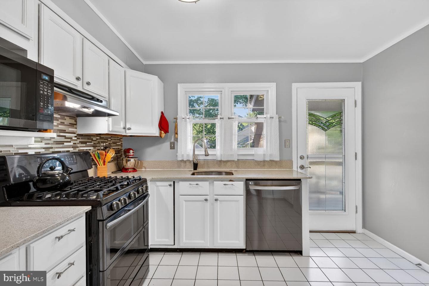 2422 Parkway photo 9