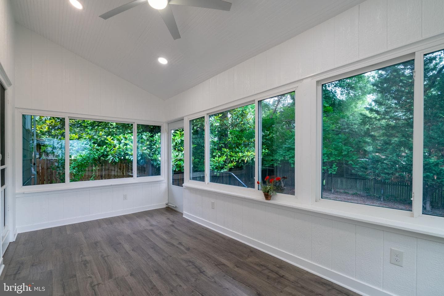 9205 49th Avenue photo 49