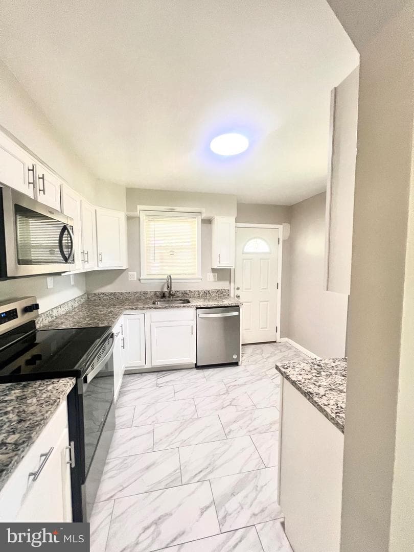 9109 Pinehurst Drive photo 8