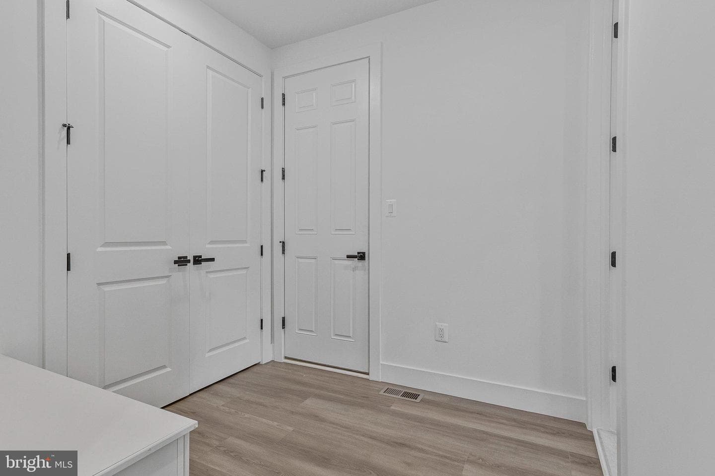 2024 Saint James Road photo 23
