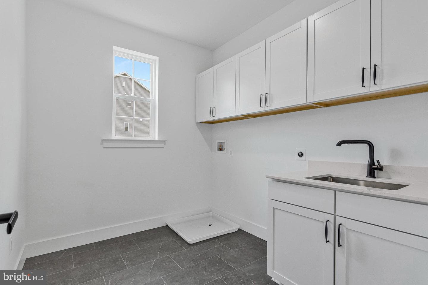 2024 Saint James Road photo 24