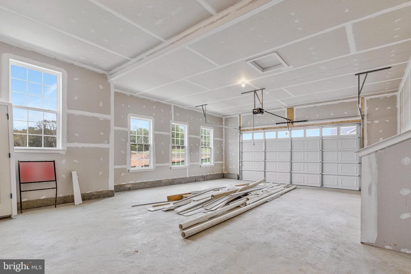 2024 Saint James Road photo 25