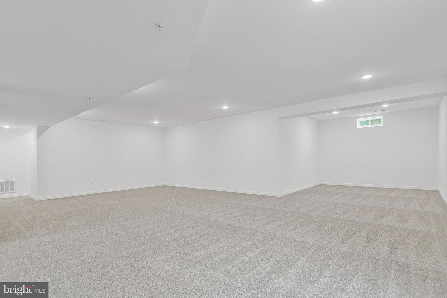 2024 Saint James Road photo 46