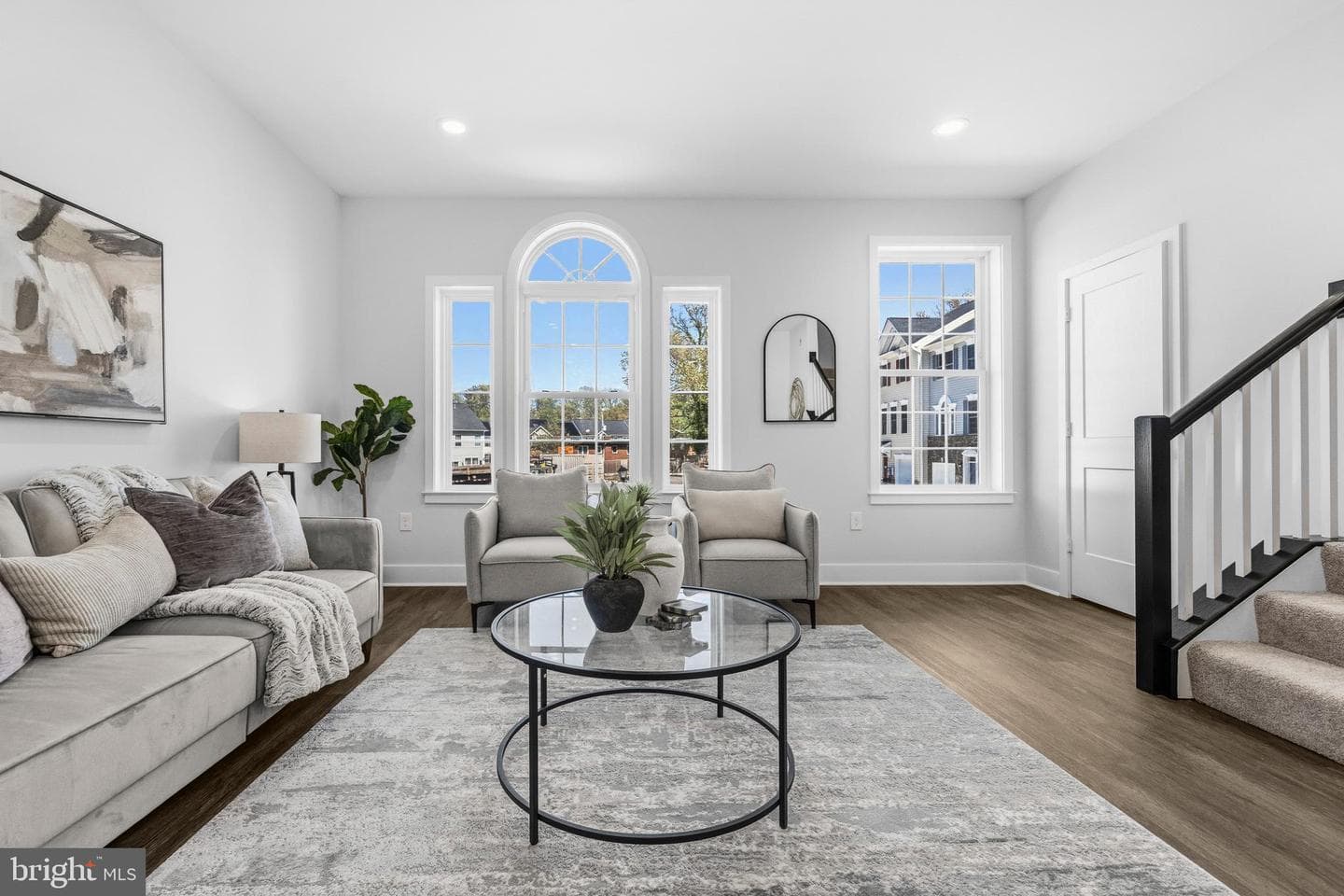 4929 Devitt Place photo 6