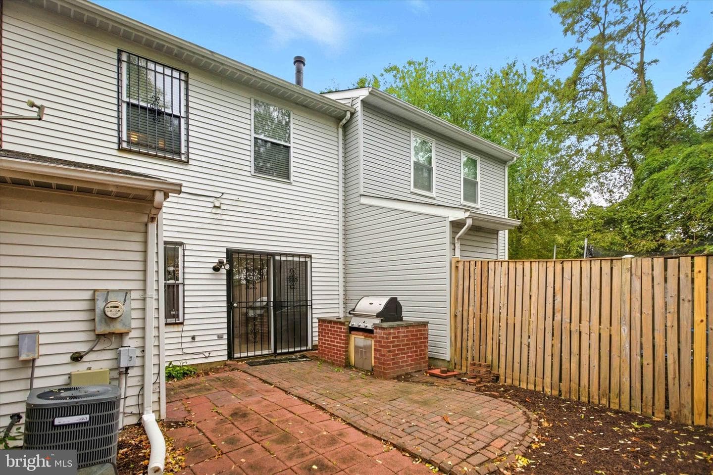 5717 Falkland Place photo 17