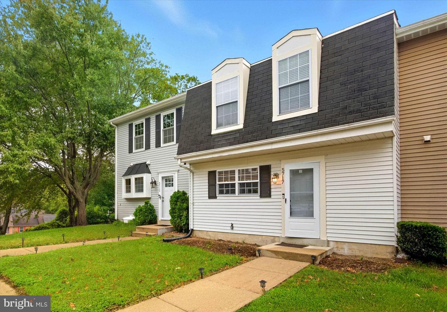5717 Falkland Place photo 2