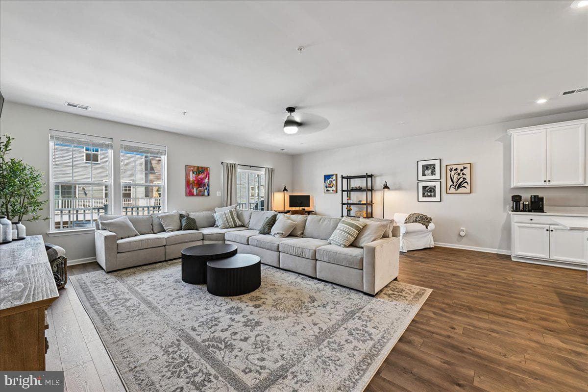 10518 Jim Lovell Lane photo 4