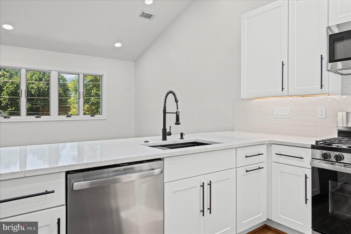 7001 Bishop Drive photo 11