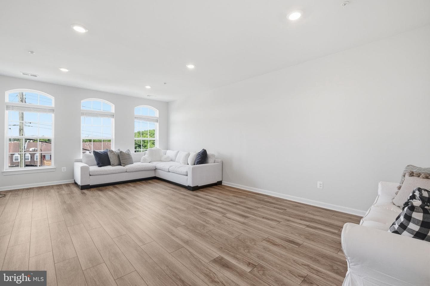 5604 Lanteen Street photo 5
