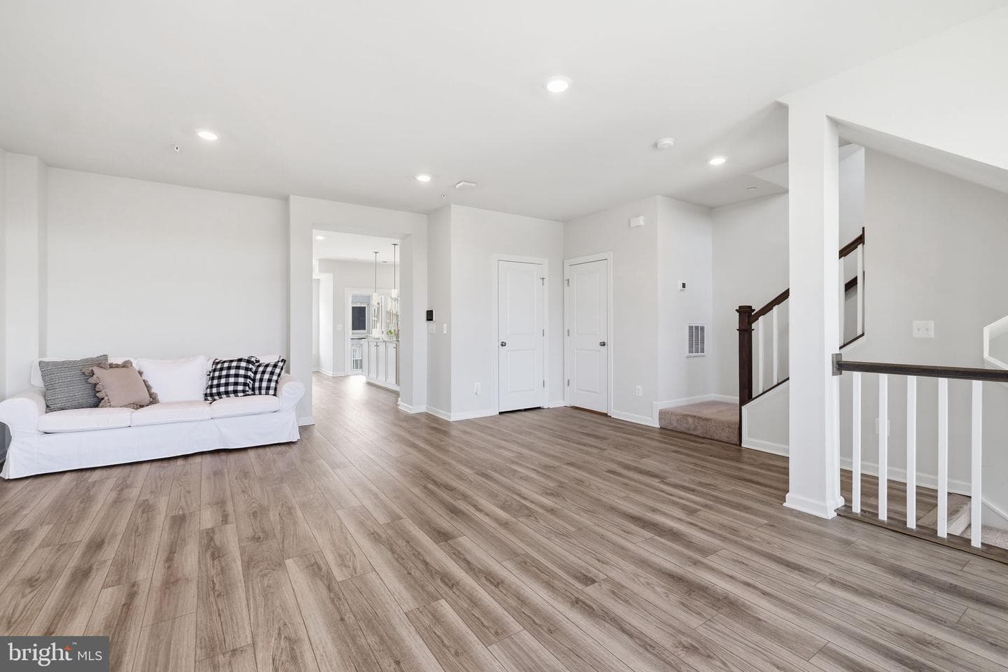 5604 Lanteen Street photo 6