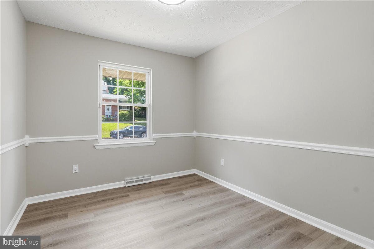 3012 Lumar Drive photo 9