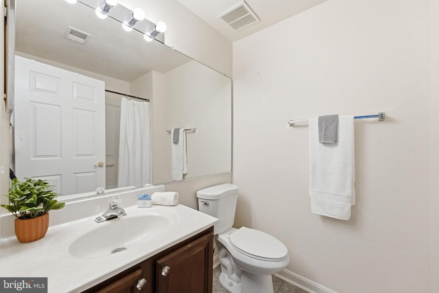 6510 Lake Park Dr # 202 photo 32