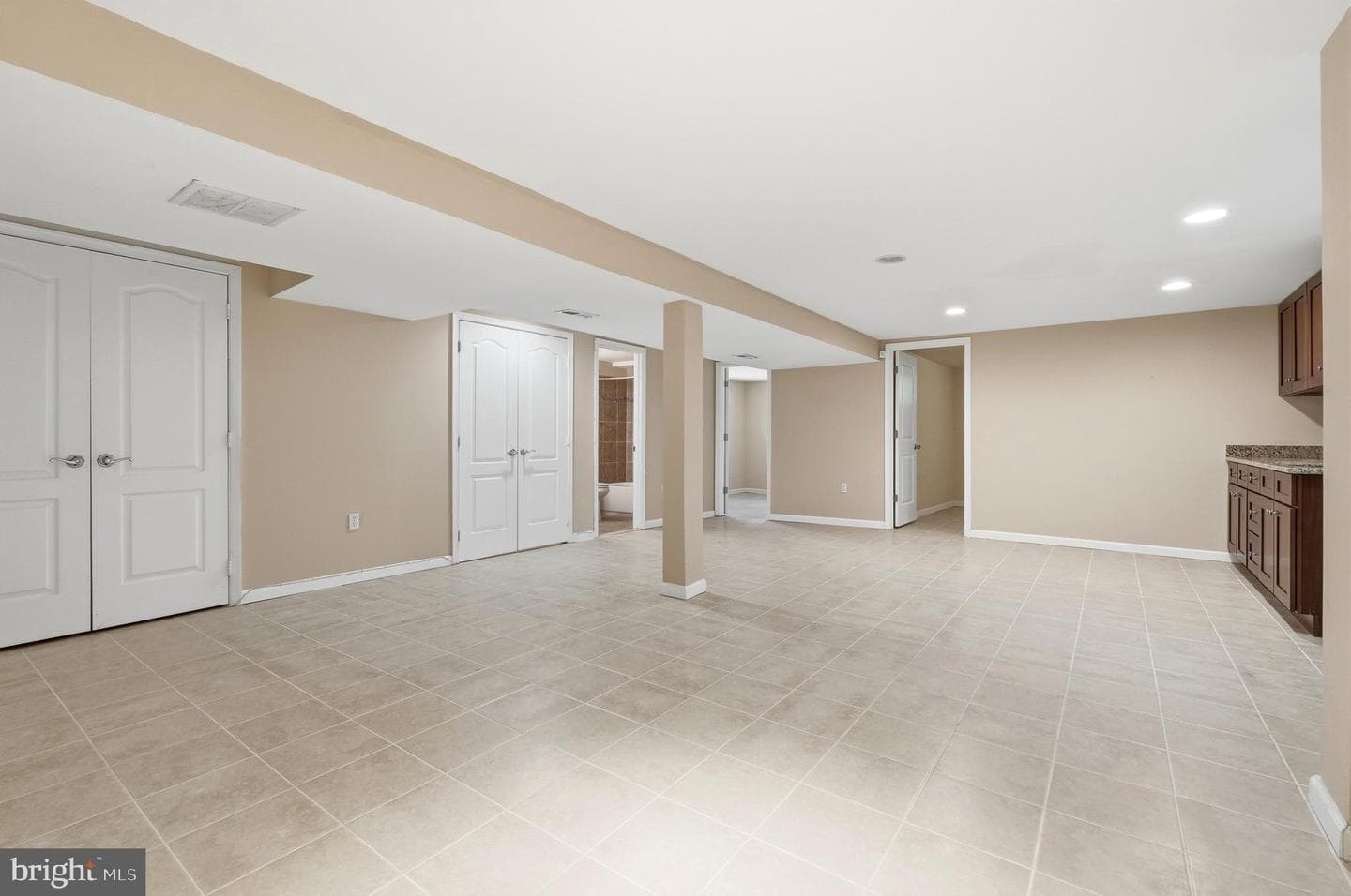 2500 Ramblewood Drive photo 30