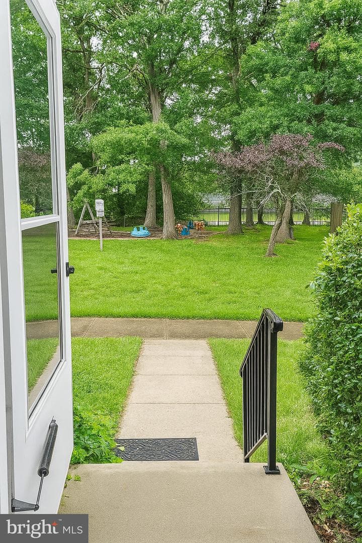 6924 Woodstream Lane photo 3