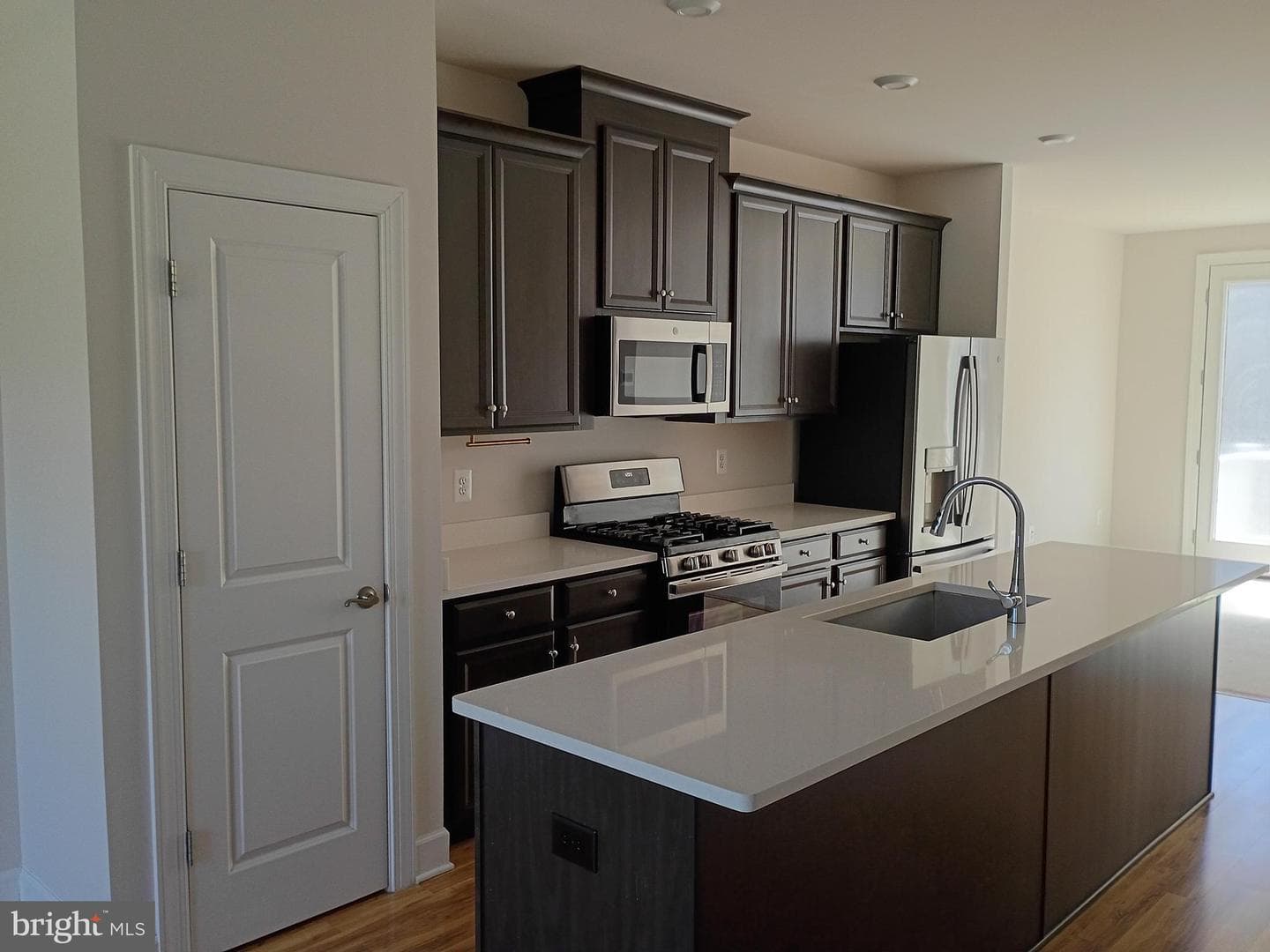 3525 Carnaby Street photo 43