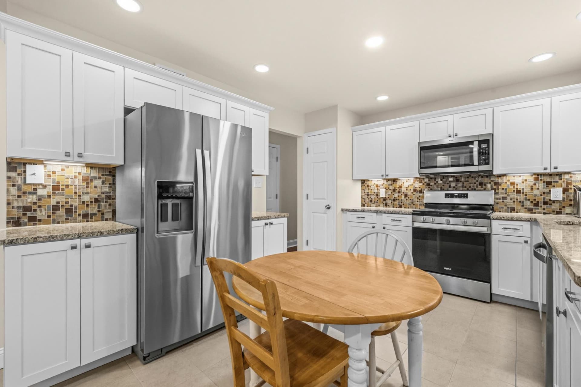 1504 Birchwood Drive photo 4
