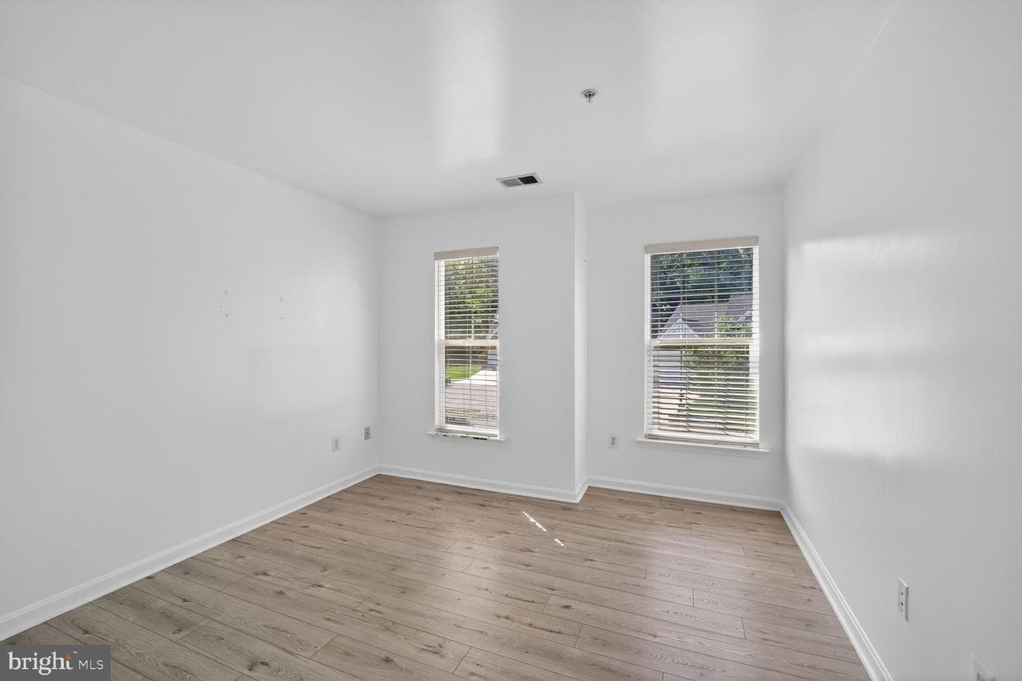 7712 Blue Point Avenue photo 26