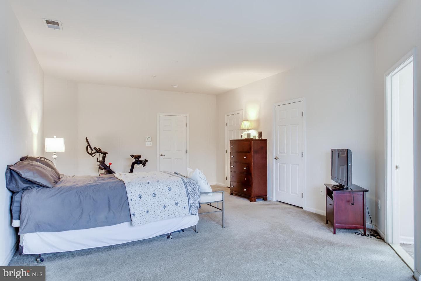 915 Hall Station Drive photo 22