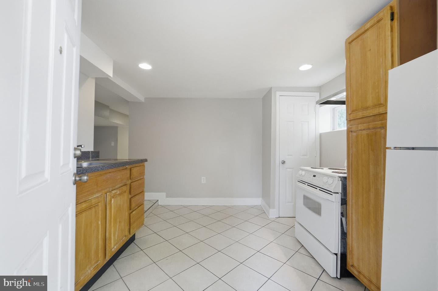 715 Opus Avenue photo 31