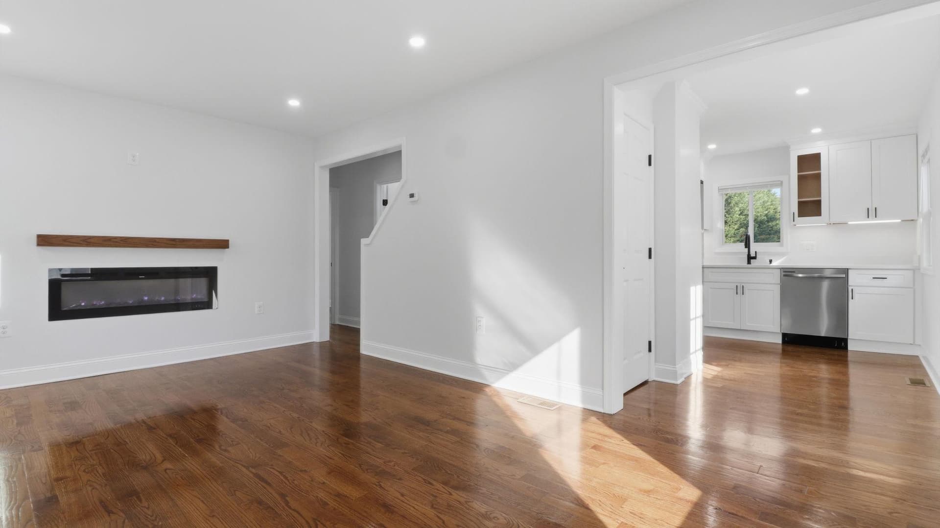 5633 Jamestown Road photo 10