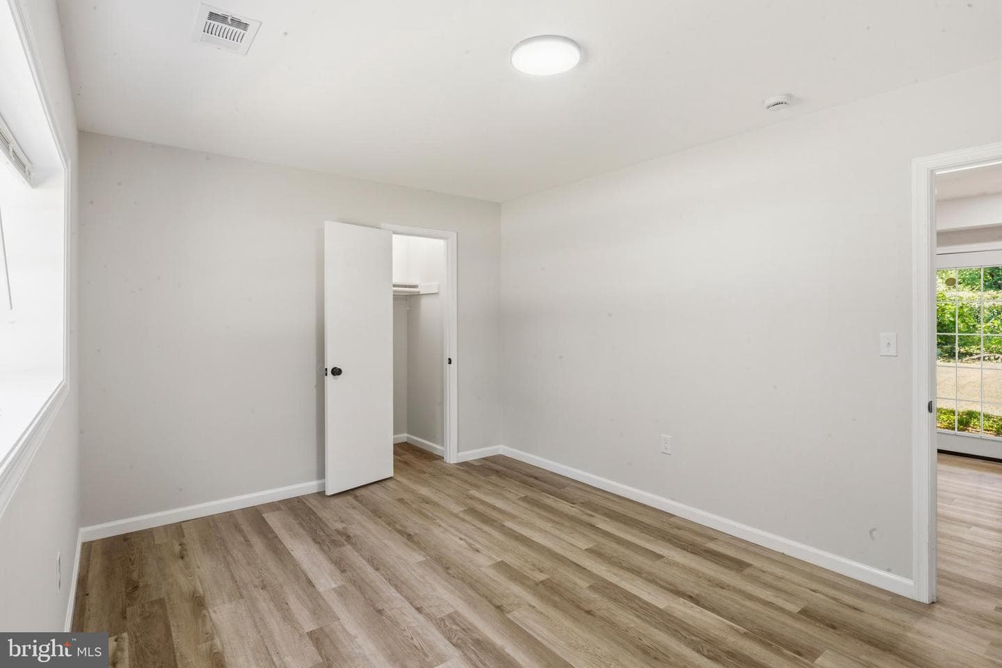 5303 Cumberland Street photo 39