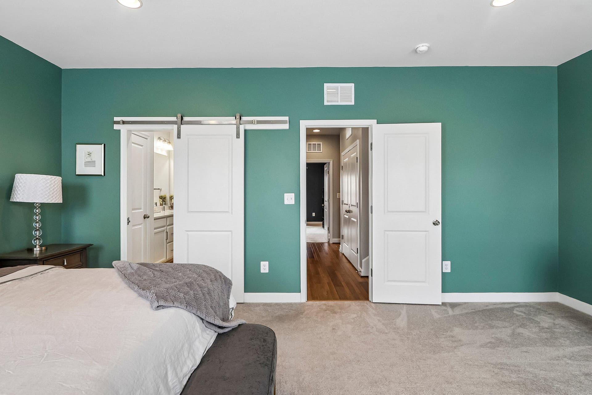 606 Skiff Way photo 32