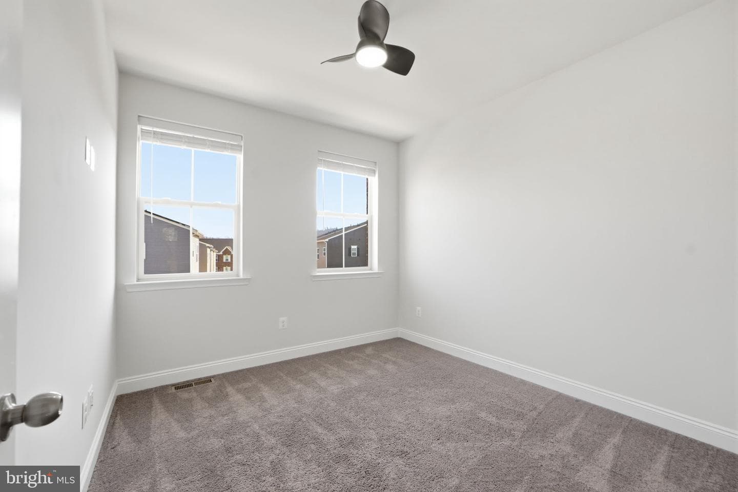 16428 Fife Way photo 31