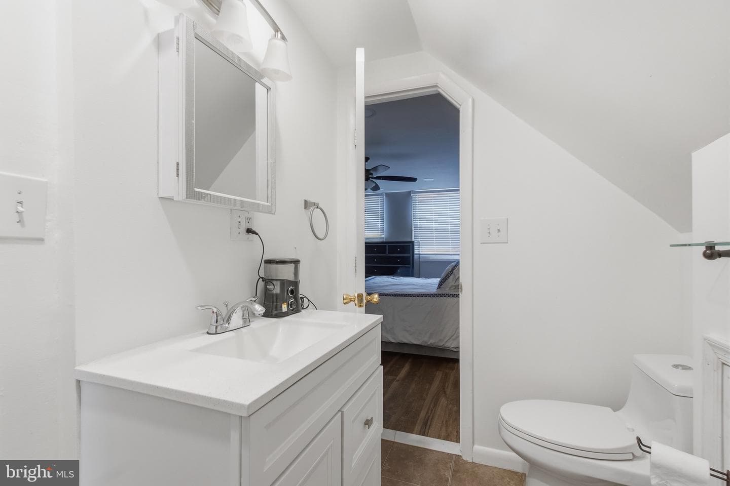 2800 Federal photo 26