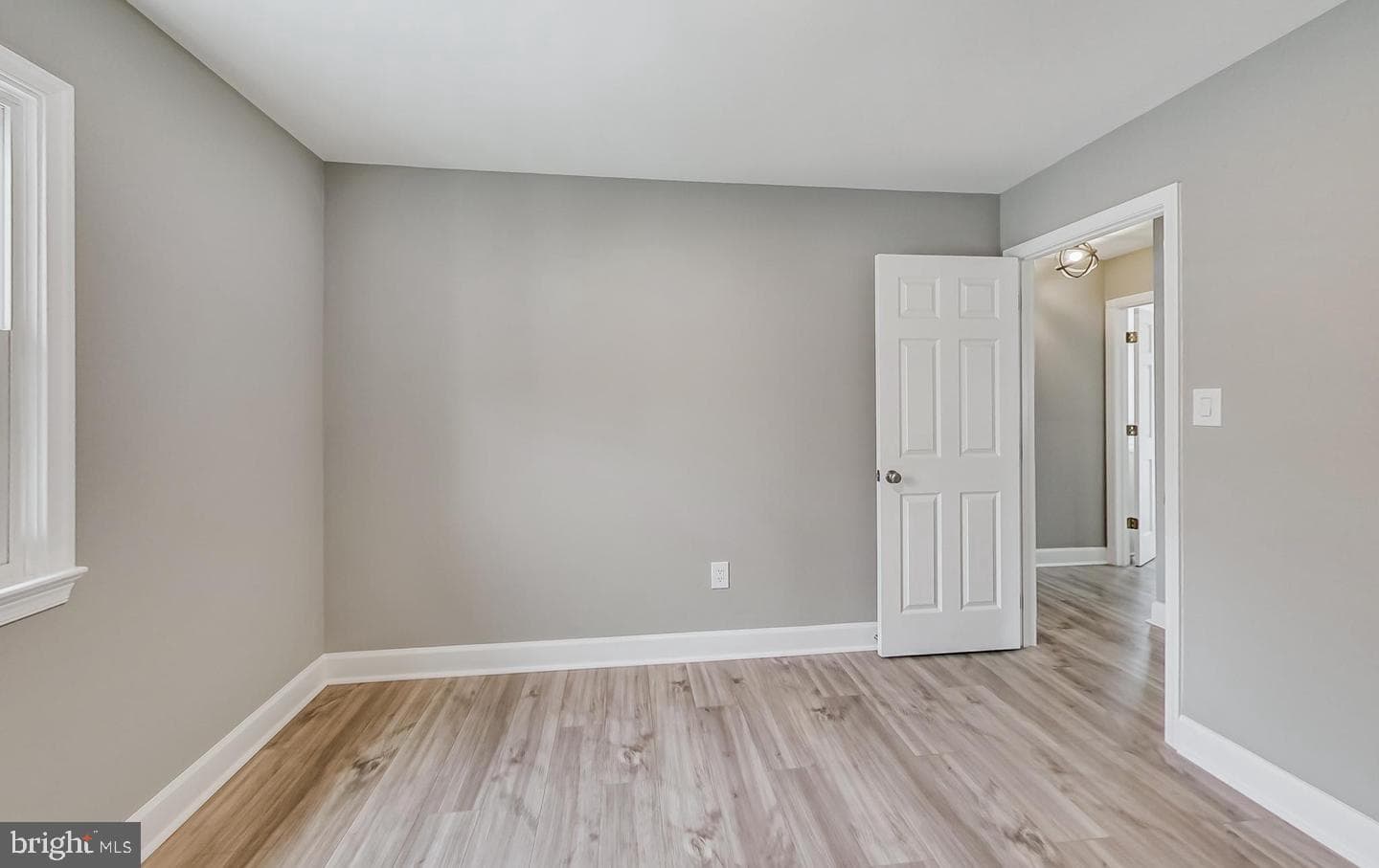 5923 Berwyn Road photo 17