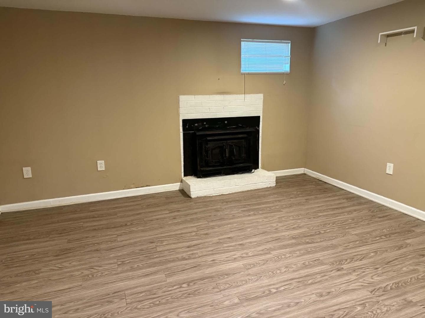 1115 Elfin Avenue photo 9