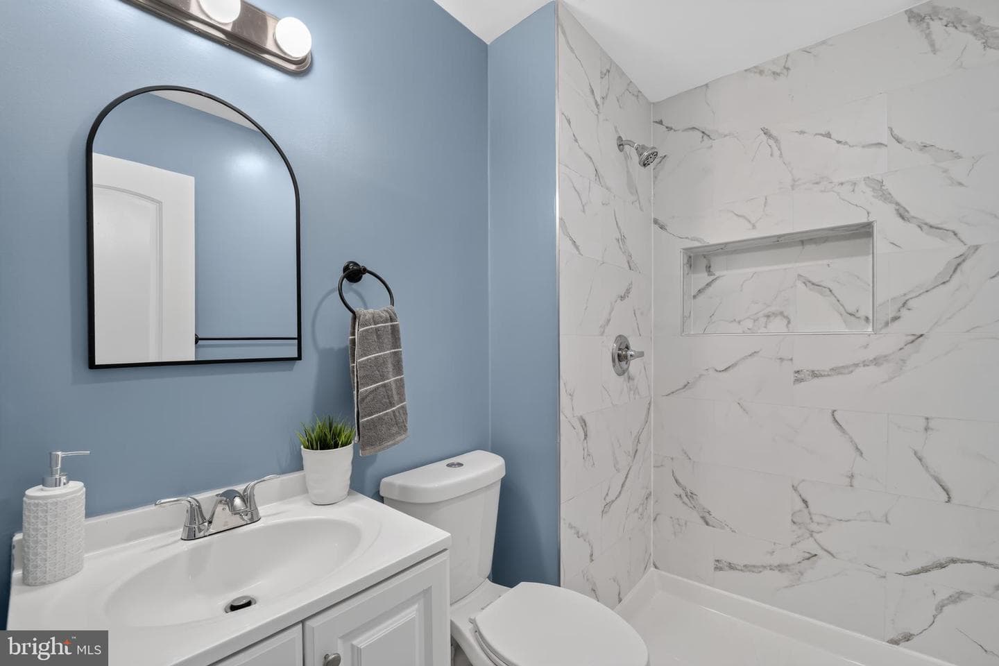 4203 John Street photo 8