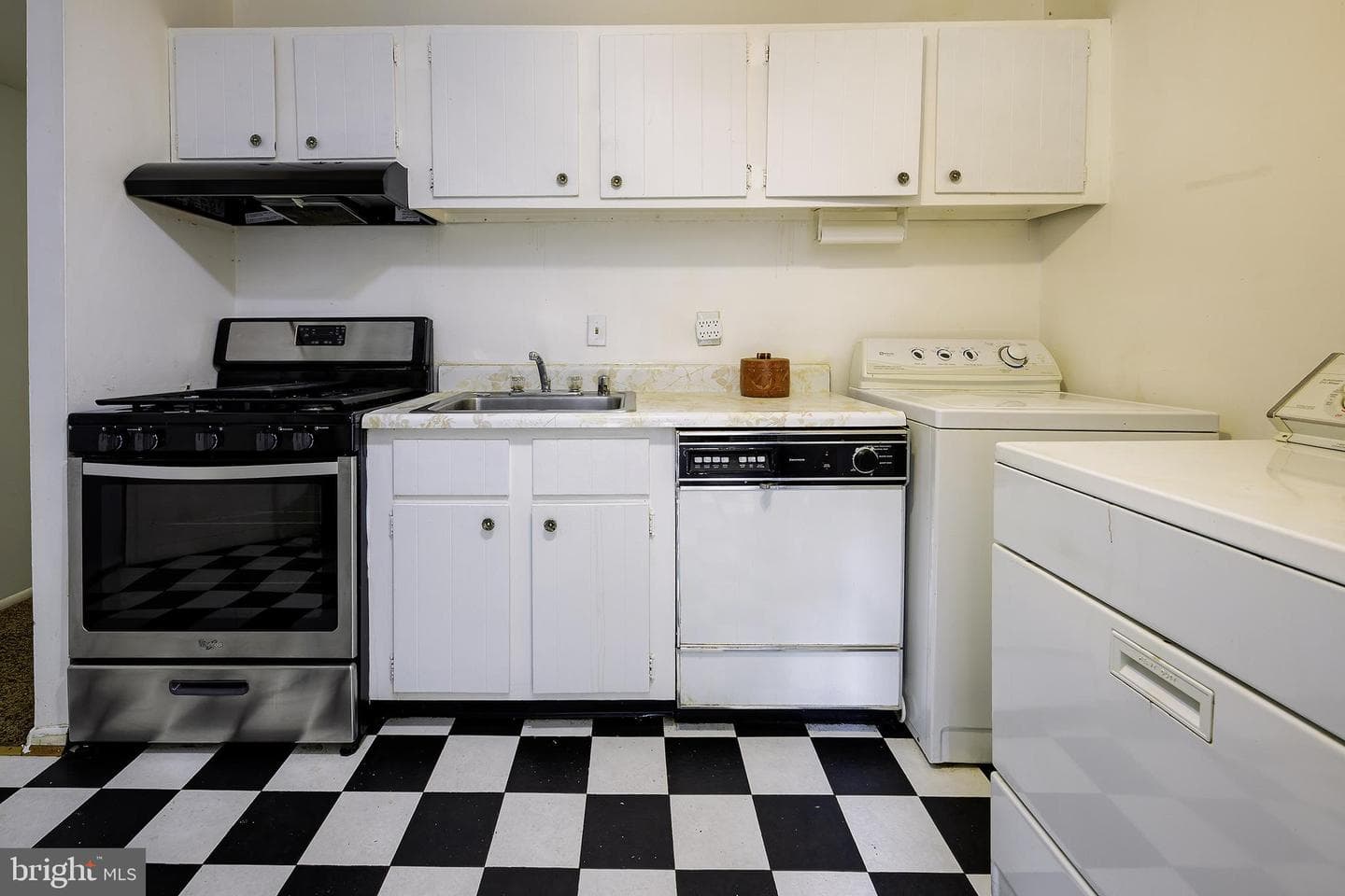 8419 Greenbelt Road #101 photo 11