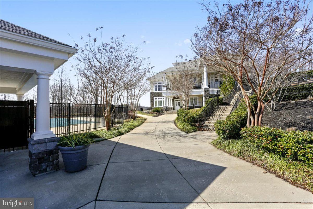 15428 Symondsbury Way photo 33