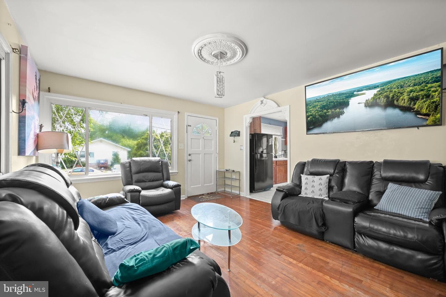 4705 Lincoln Avenue photo 9