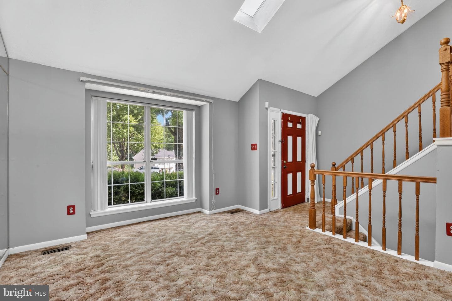 1103 Falconett Court photo 3