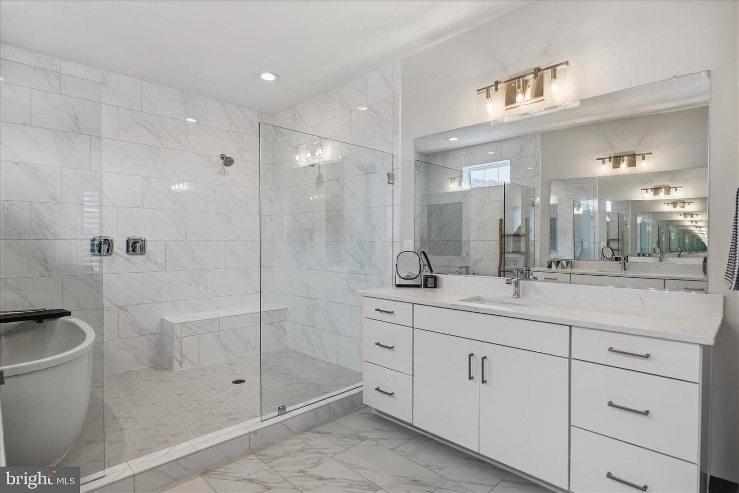 610 Leigh Way photo 28