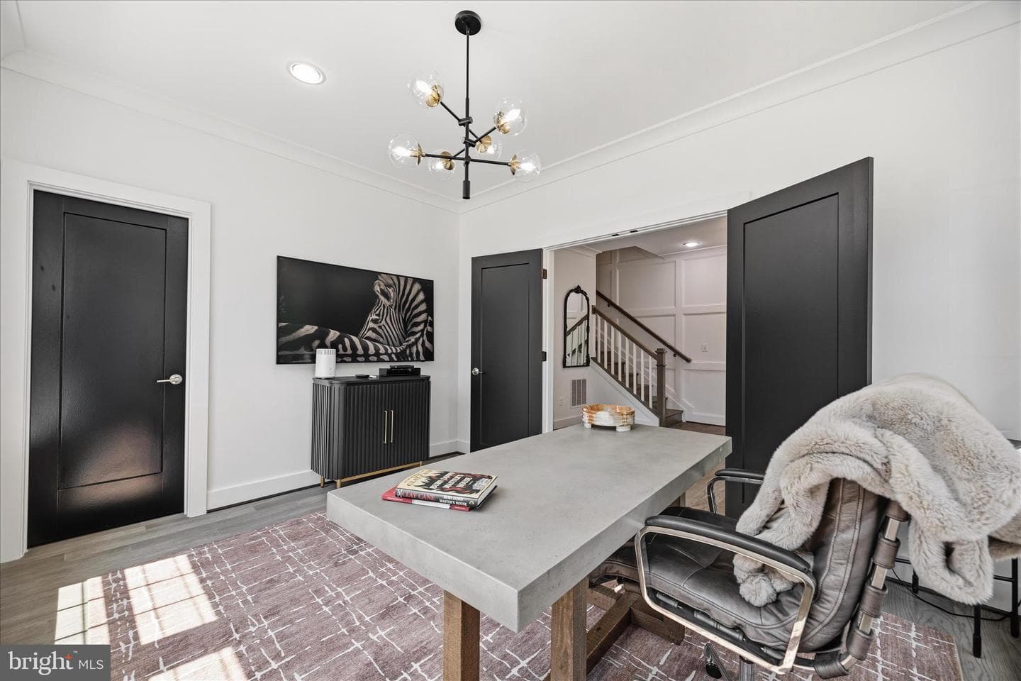 610 Leigh Way photo 9