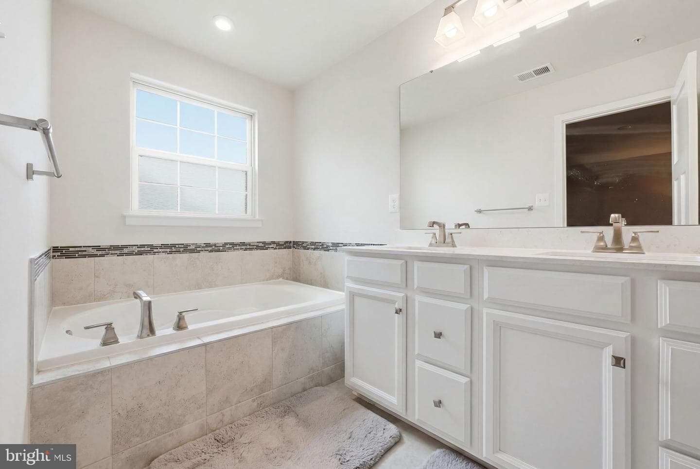 5706 Richmanor Terrace #E photo 32