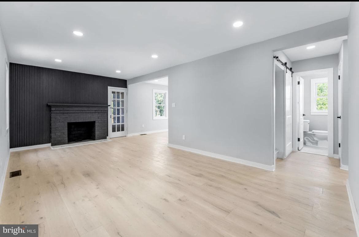 722 Sheridan Street photo 4