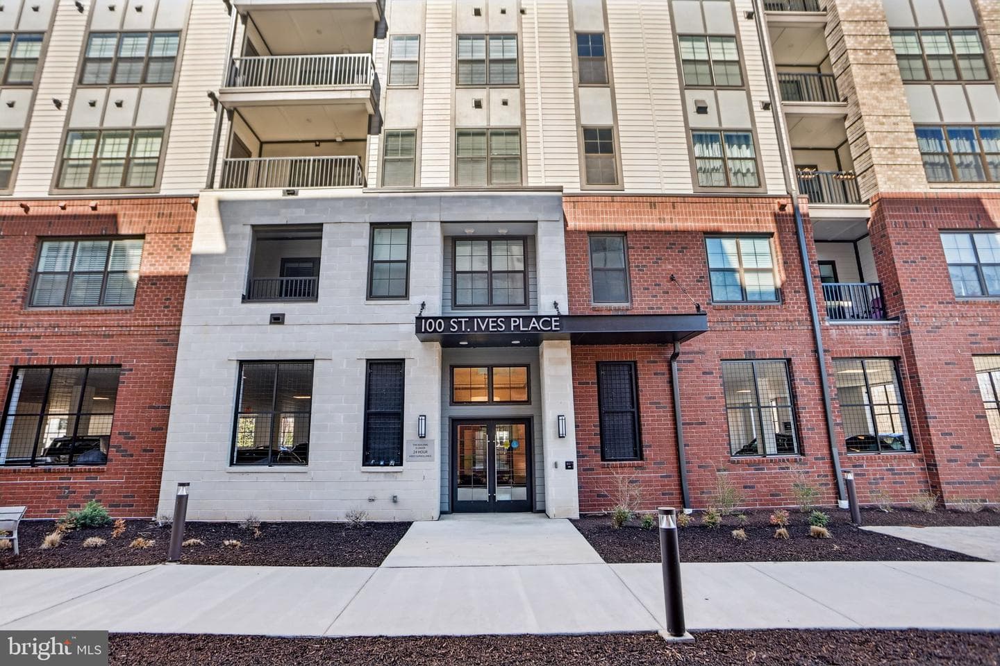 100 Saint Ives Place #306 photo 3
